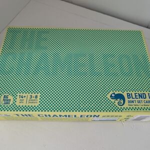 The Chameleon Board Game - Green & Yellow Box